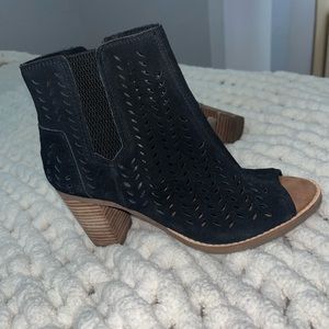 Majorca Peep Toe Bootie Forest Suede Perforated